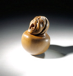 2006AL0424-01
&copy;
Netsuke. Japan, 1800