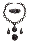 2006AP6678-01
© Victoria and Albert Museum, London
Parure, consisting of necklace, pendant, hairband, earrings and brooch. England, late 19th century 2006AP6678-01
© Victoria and Albert Museum, London
Parure, consisting of necklace, pendant, hairband, earrings and brooch. England, late 19th century