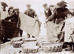 2006AC3343-01
&copy; Andrew Pitcairn-Knowles
Baskets and Sacks, photo Andrew Pitcairn-Knowles. Rome, Italy, early 20th century