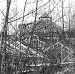 1000JG0045-01
&copy; John Gay
Derelict Building. Photo John Gay (1909-1999). London, England, c.1940