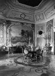 1000VK0052-01
&copy; Victor Kennet
Entrance Hall at the Chinese Palace, photo Victor Kennett. Russia, 20th century